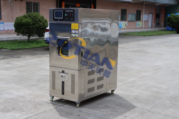 在立式低溫耐折試驗機中安裝樣品時需要注意哪些規(guī)范